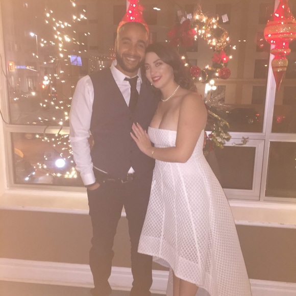 White strapless dress with floor length train - Picture 2 of 2